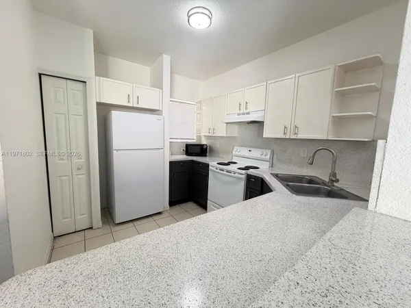 $2,100 | 972 Southwest 6th Avenue, Florida City, FL 33034