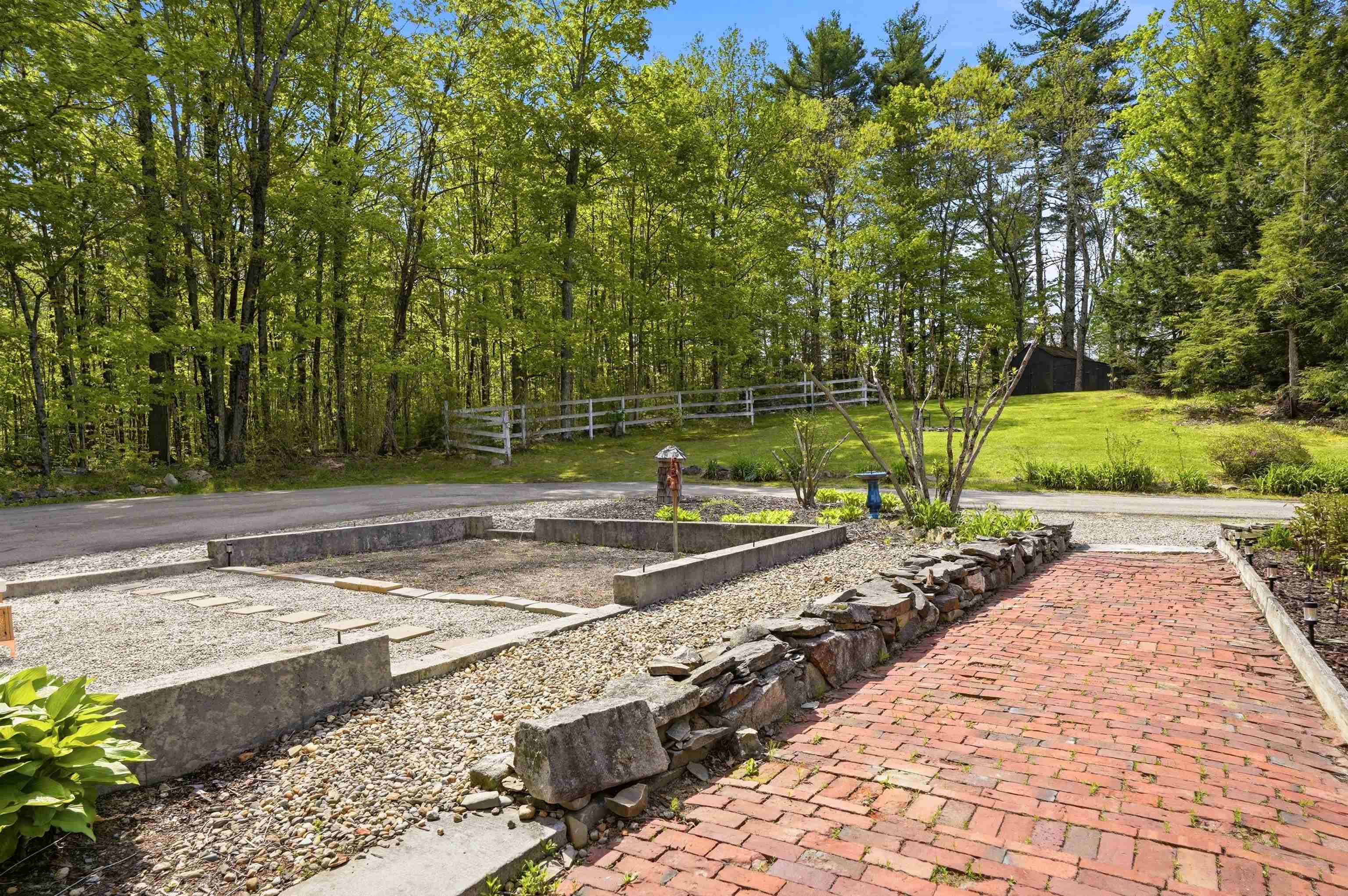 365 Stage Road Nottingham, NH 03290 - Photo 10 of 52