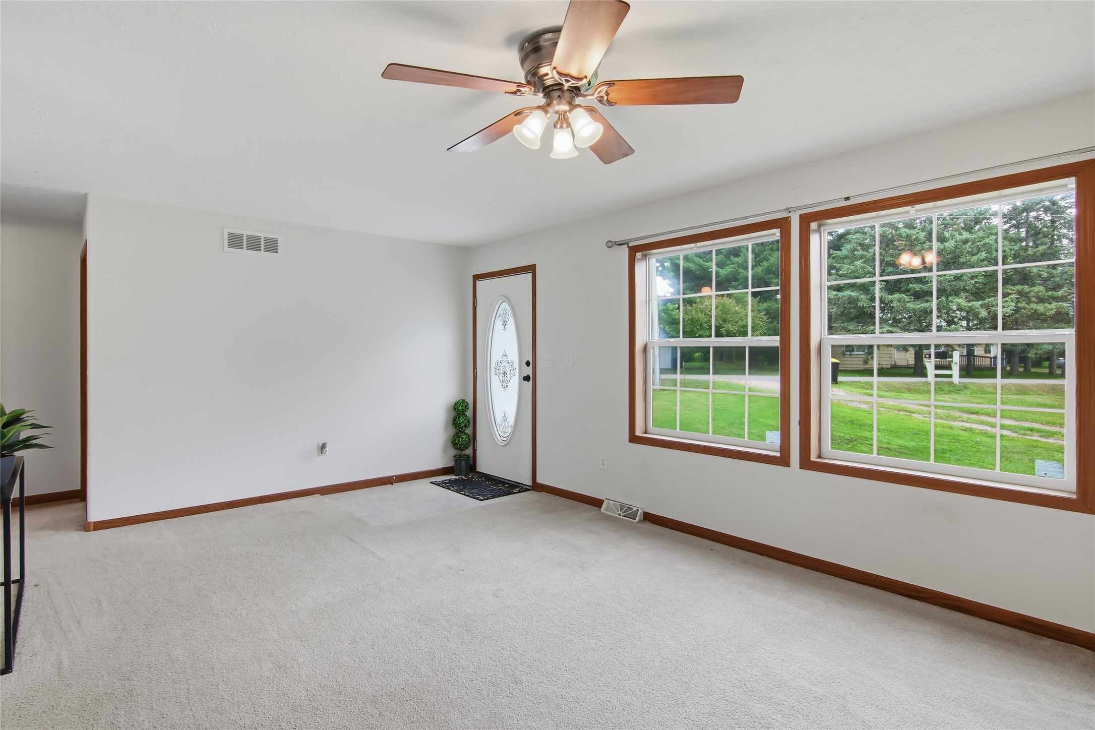 2433 15 1/4 Avenue Rice Lake, WI 54868 - Photo 4 of 38