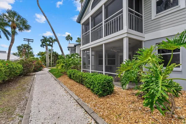 $699,900 | 1332 Siesta Bayside Drive, Unit 1332C, Sarasota, FL 34242