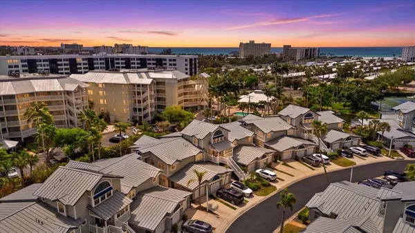 $699,900 | 1332 Siesta Bayside Drive, Unit 1332C, Sarasota, FL 34242