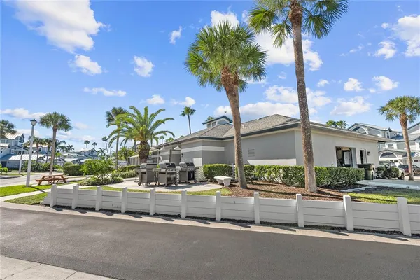 $699,900 | 1332 Siesta Bayside Drive, Unit 1332C, Sarasota, FL 34242
