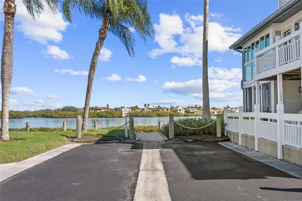 $699,900 | 1332 Siesta Bayside Drive, Unit 1332C, Sarasota, FL 34242
