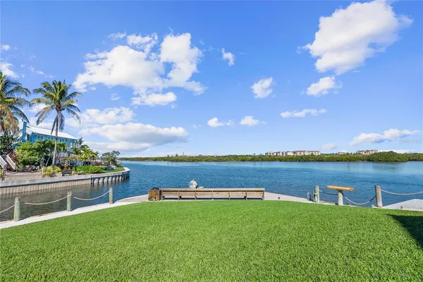 $699,900 | 1332 Siesta Bayside Drive, Unit 1332C, Sarasota, FL 34242