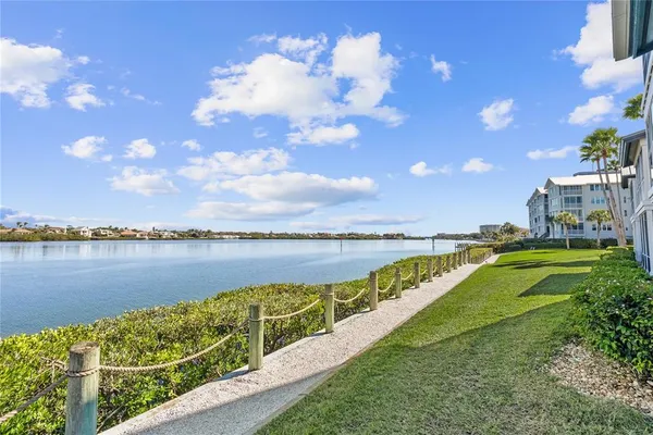 $699,900 | 1332 Siesta Bayside Drive, Unit 1332C, Sarasota, FL 34242
