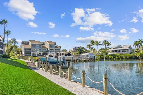 $699,900 | 1332 Siesta Bayside Drive, Unit 1332C, Sarasota, FL 34242