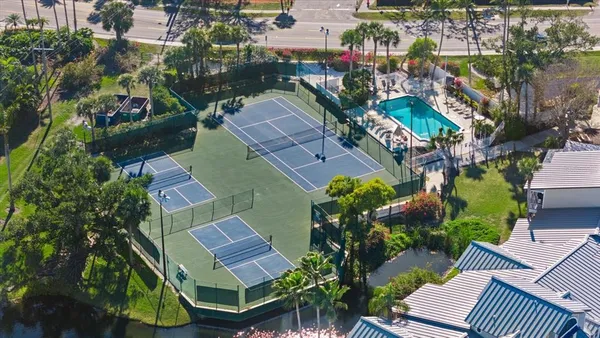 $699,900 | 1332 Siesta Bayside Drive, Unit 1332C, Sarasota, FL 34242
