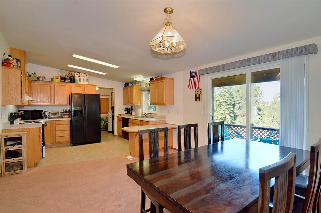 28921 North Conklin Road Chattaroy, WA 99003 - Photo 7 of 20