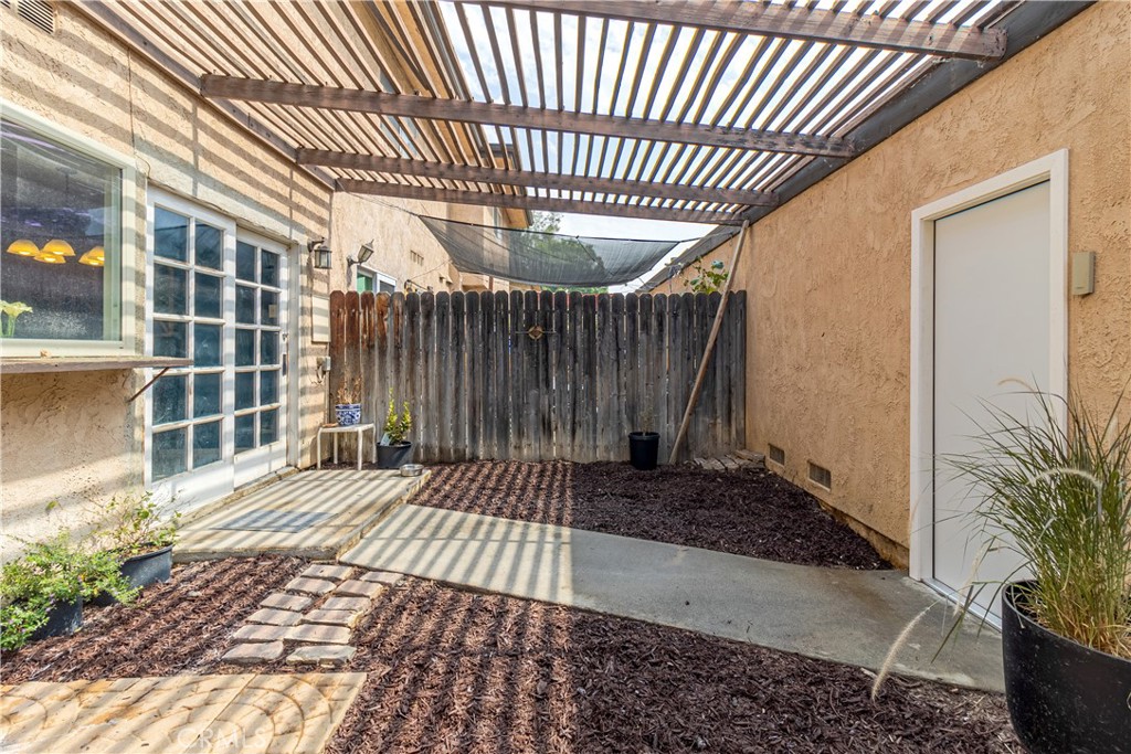 10654 White Oak Drive Riverside, CA 92505 - Photo 18 of 29 a view of a house with a patio