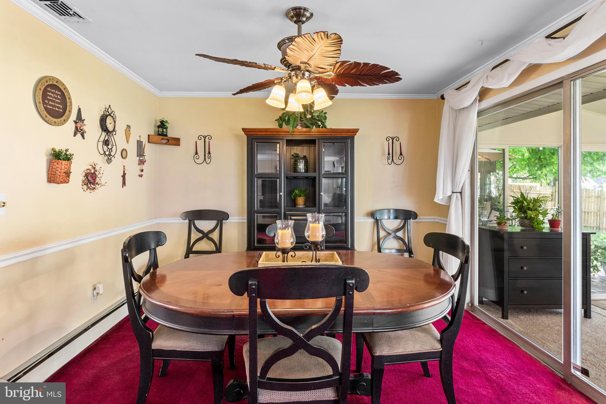39 Round Hill Road Levittown, PA 19056 - Photo 11 of 31 Dining Room