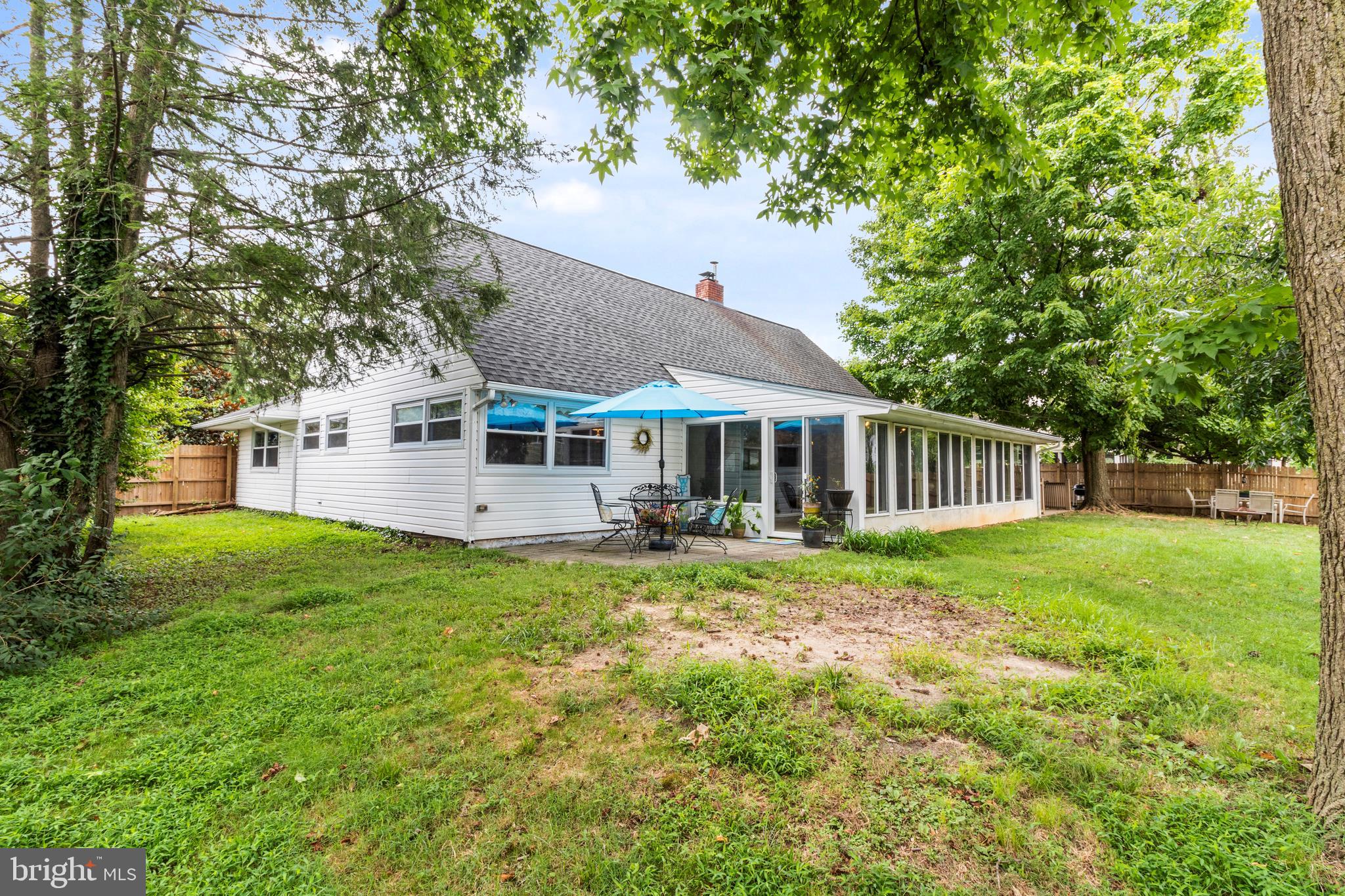 39 Round Hill Road Levittown, PA 19056 - Photo 28 of 31 Patio