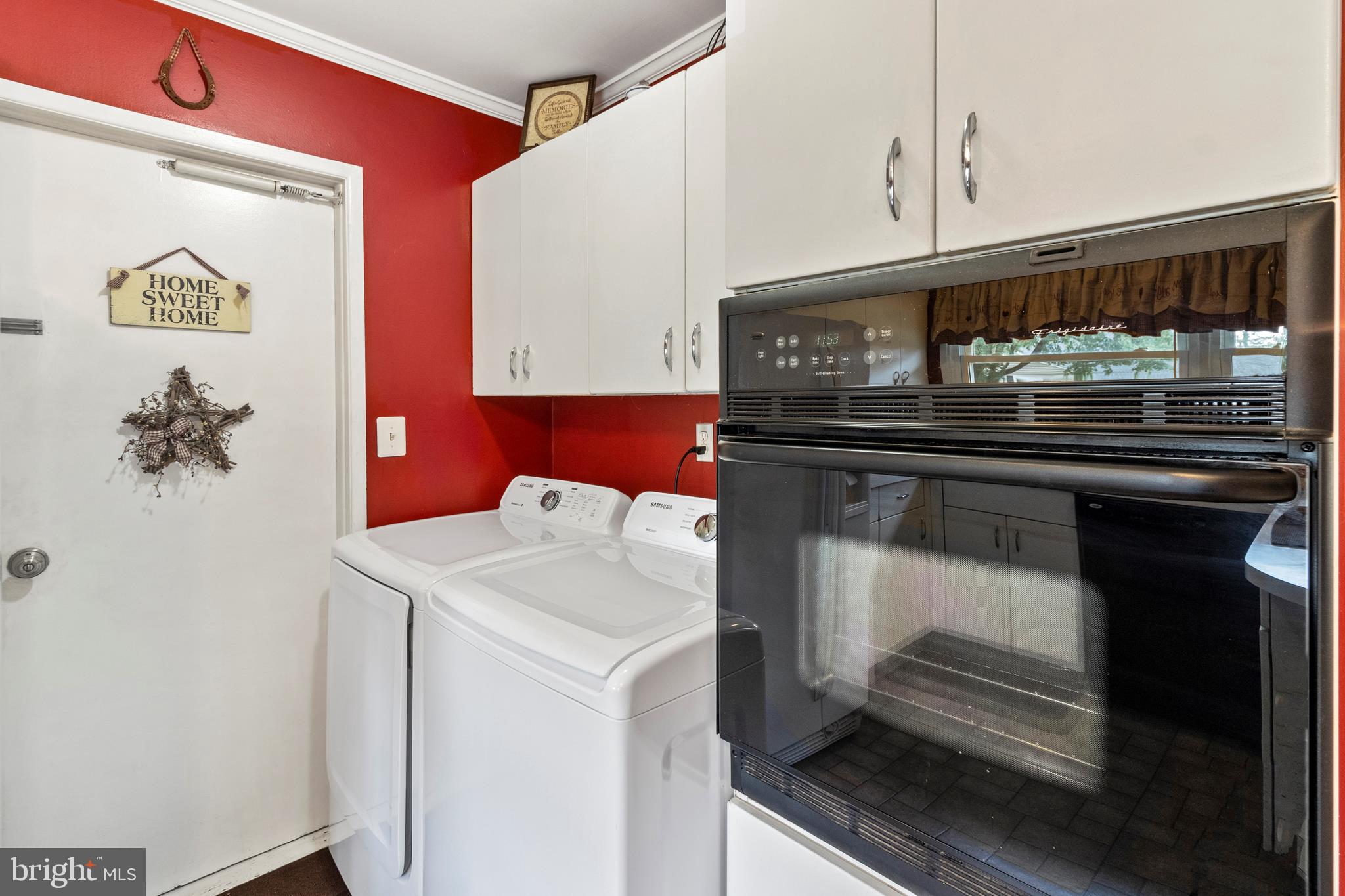39 Round Hill Road Levittown, PA 19056 - Photo 6 of 31 Kitchen/Laundry