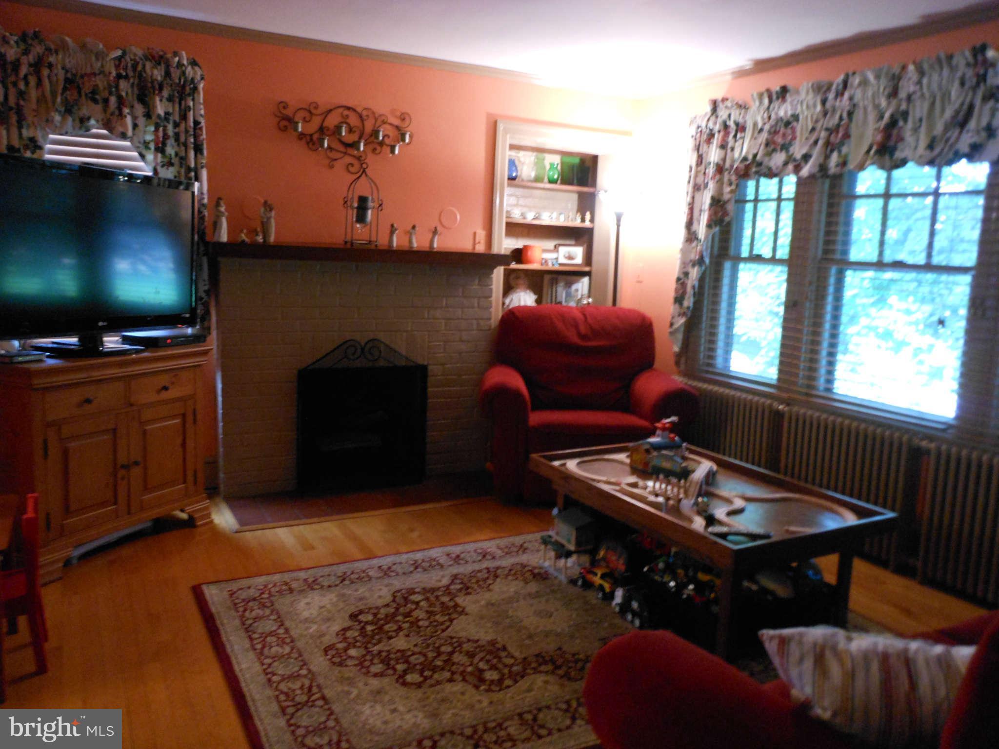 400 St Marys Road Pylesville, MD 21132 - Photo 16 of 29 Living Room