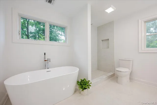 $899,000 | 35 Summit Drive, Mahopac, NY 10541