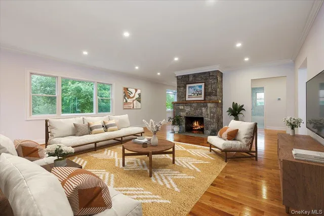 $899,000 | 35 Summit Drive, Mahopac, NY 10541