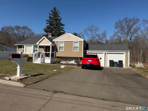 $529,999 | 19 Gloria Place, East Haven, CT 06512