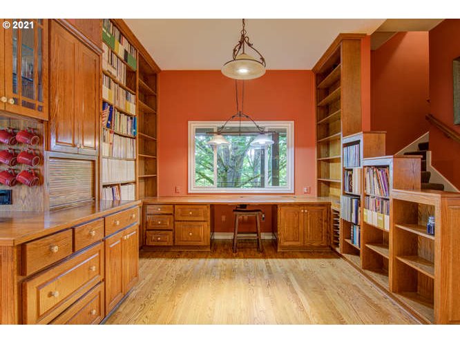 22833 Southwest Mountain Road West Linn, OR 97068 - Photo 11 of 32 Gallery Image 11
