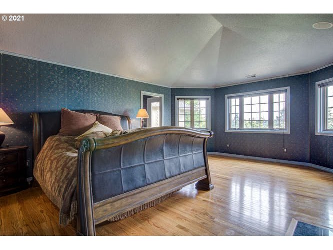 22833 Southwest Mountain Road West Linn, OR 97068 - Photo 16 of 32 Gallery Image 16