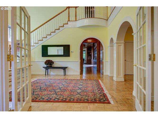 22833 Southwest Mountain Road West Linn, OR 97068 - Photo 3 of 32 Gallery Image 3