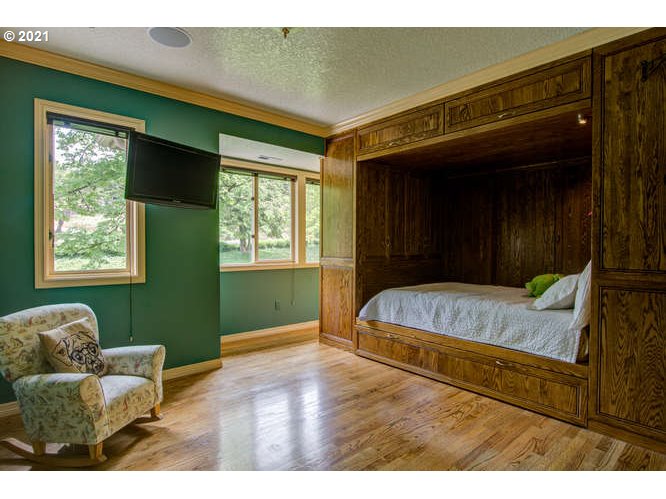 22833 Southwest Mountain Road West Linn, OR 97068 - Photo 21 of 32 Gallery Image 21
