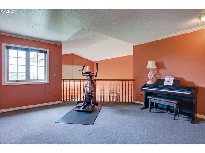 22833 Southwest Mountain Road West Linn, OR 97068 - Photo 22 of 32 Gallery Image 22