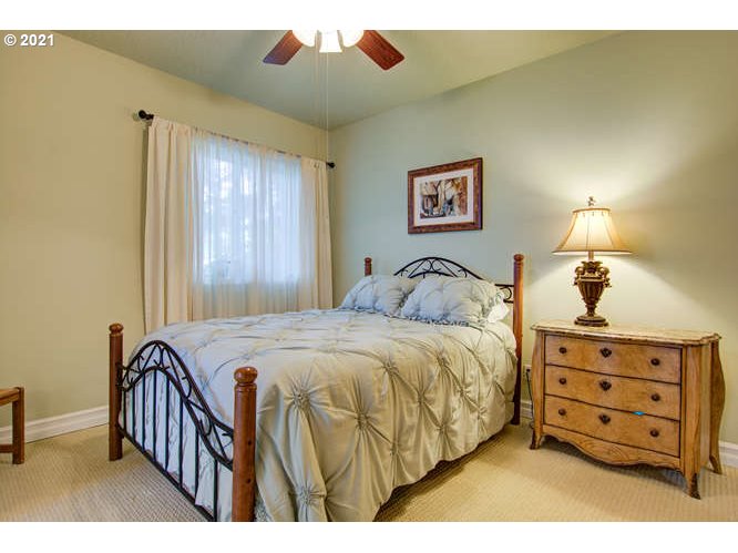22833 Southwest Mountain Road West Linn, OR 97068 - Photo 25 of 32 Gallery Image 25