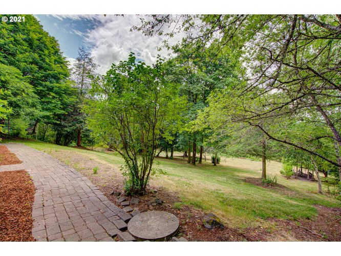 22833 Southwest Mountain Road West Linn, OR 97068 - Photo 27 of 32 Gallery Image 27