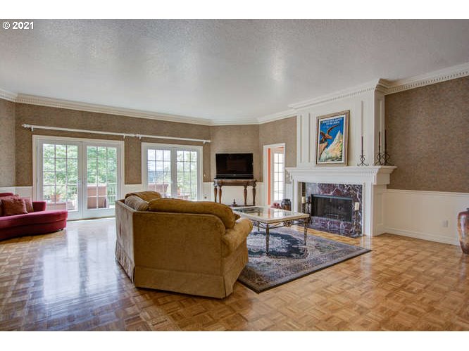 22833 Southwest Mountain Road West Linn, OR 97068 - Photo 7 of 32 Gallery Image 7