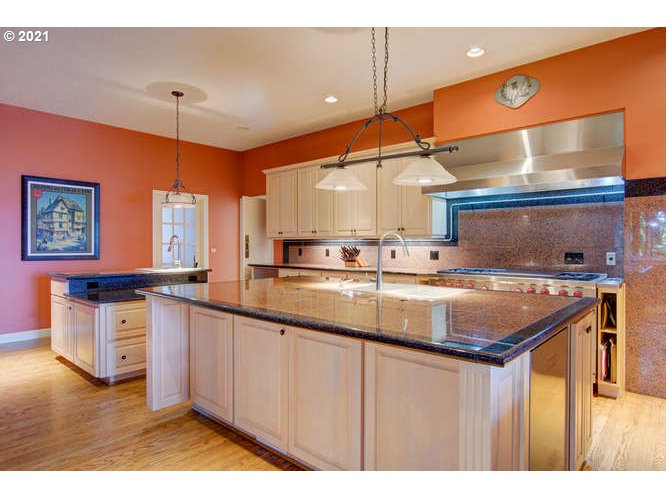 22833 Southwest Mountain Road West Linn, OR 97068 - Photo 8 of 32 Gallery Image 8