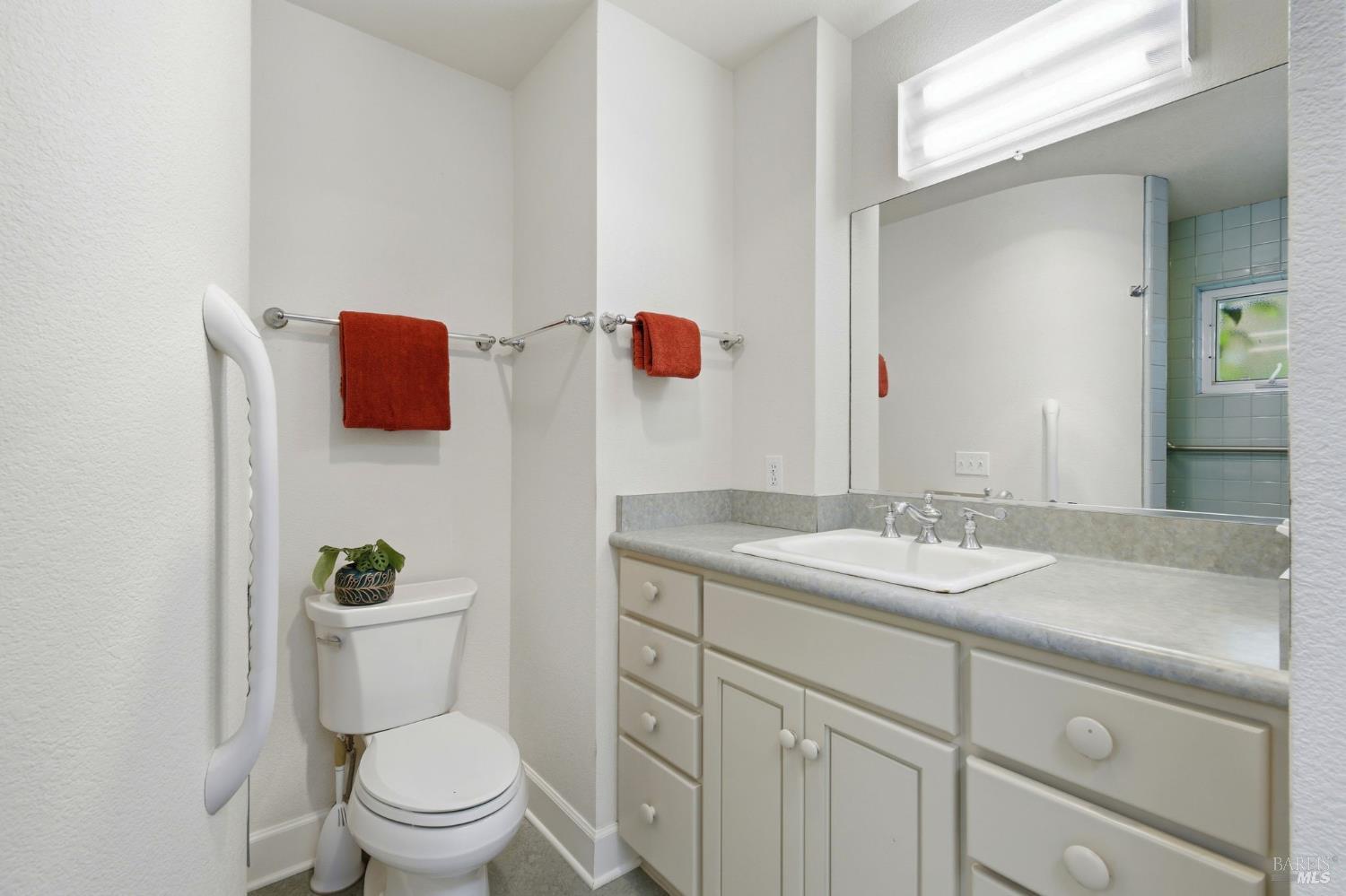 3223 Canfield Road Sebastopol, CA 95472 - Photo 24 of 58 Vanity in Primary Bathroom