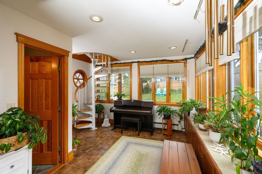 54 Standish Road Quincy, MA 02171 - Photo 9 of 31 Gallery Image 9