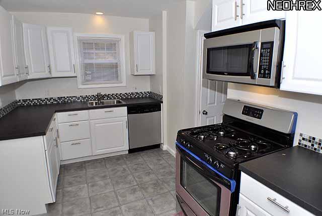 3848 Woodridge Road Cleveland Heights, OH 44121 - Photo 2 of 22