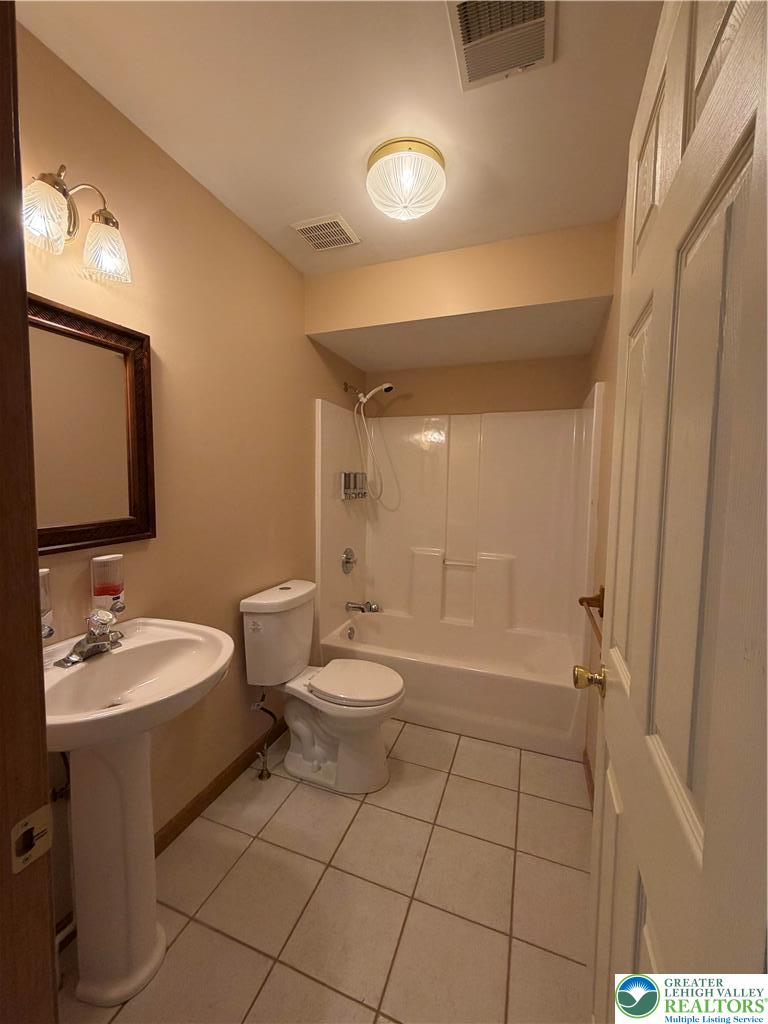 4165 Alder Road Bethlehem, PA 18020 - Photo 12 of 24