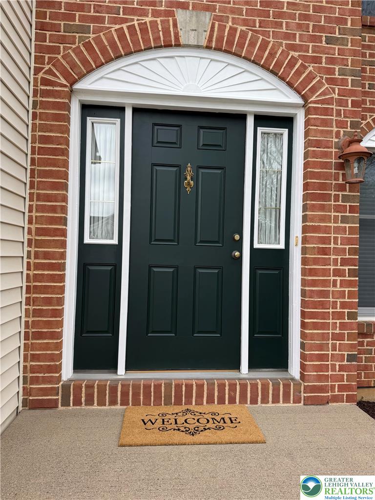 4165 Alder Road Bethlehem, PA 18020 - Photo 3 of 24