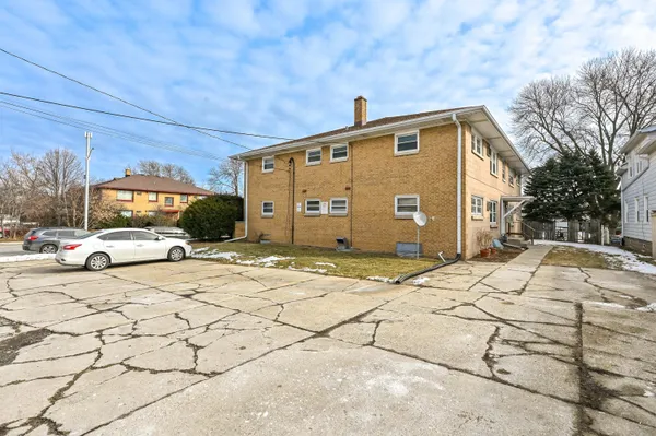 $899,000 | 7007 West Becher Street, West Allis, WI 53219