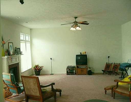 105 Brave Run Road Canonsburg, PA 15317 - Photo 7 of 8 Den/Family/Great Room.
