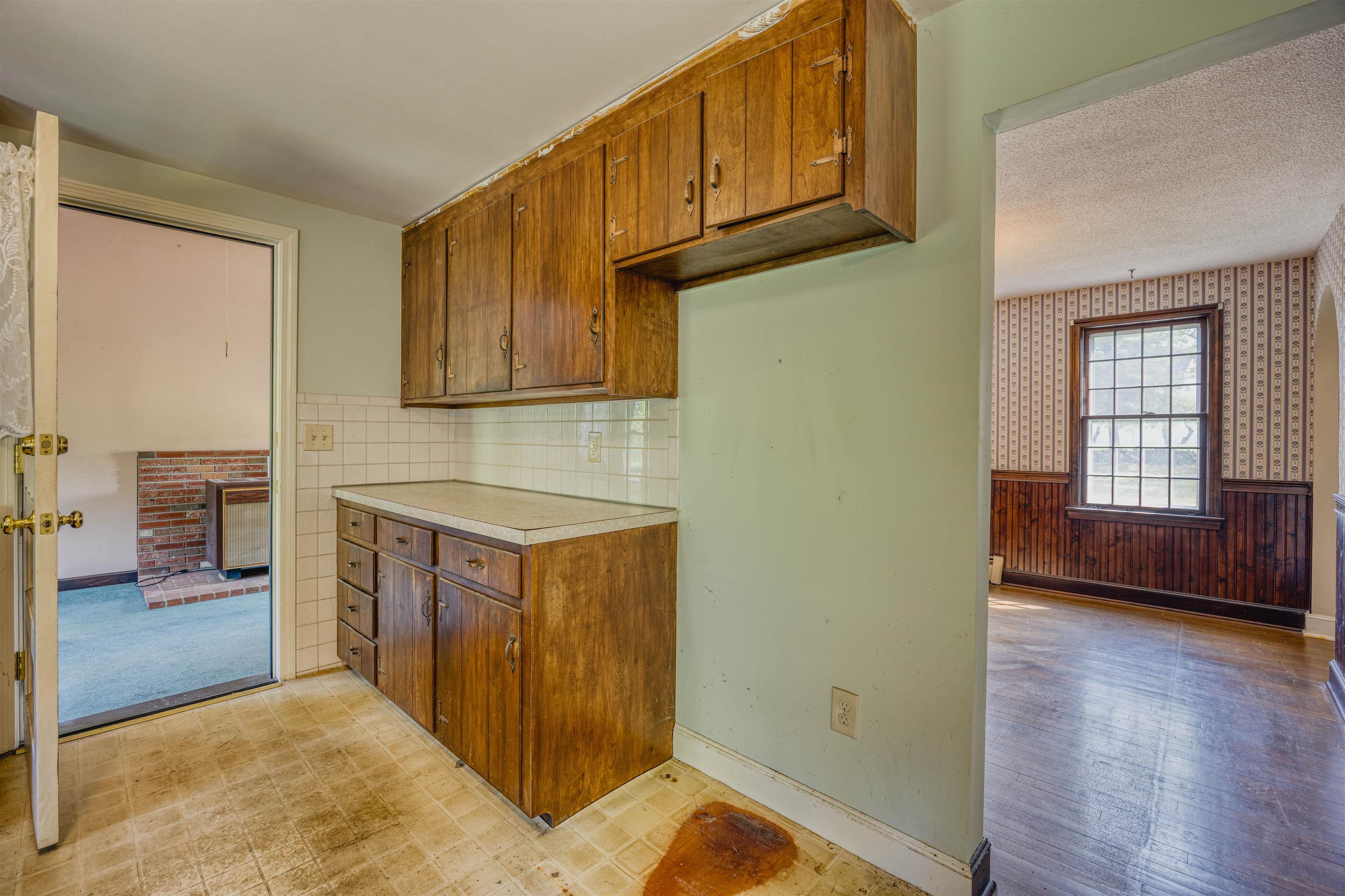 95 Gilcreast Road Londonderry, NH 03053 - Photo 6 of 42