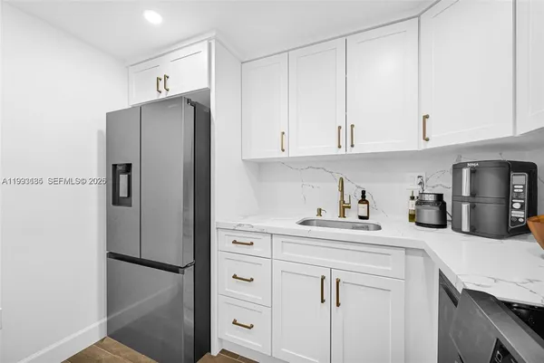 $2,550 | 8609 Southwest 68th Court, Unit 24, Pinecrest, FL 33156