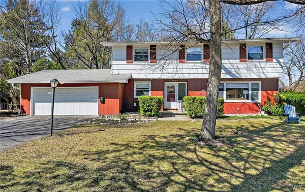 $309,900 | 226 Ridgecrest Road, DeWitt, NY 13214