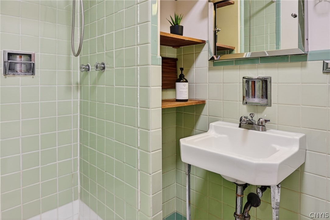 226 Ridgecrest Road De Witt, NY 13214 - Photo 14 of 49