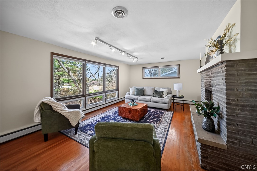 226 Ridgecrest Road De Witt, NY 13214 - Photo 16 of 49 Second level living room