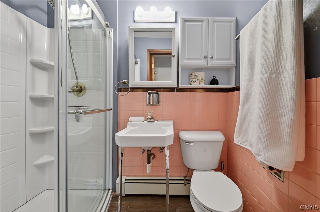 226 Ridgecrest Road De Witt, NY 13214 - Photo 39 of 49 Private full bathroom in primary bedroom