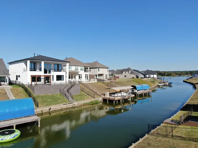 $824,999 | 10729 South Lake Mist Lane, Willis, TX 77318
