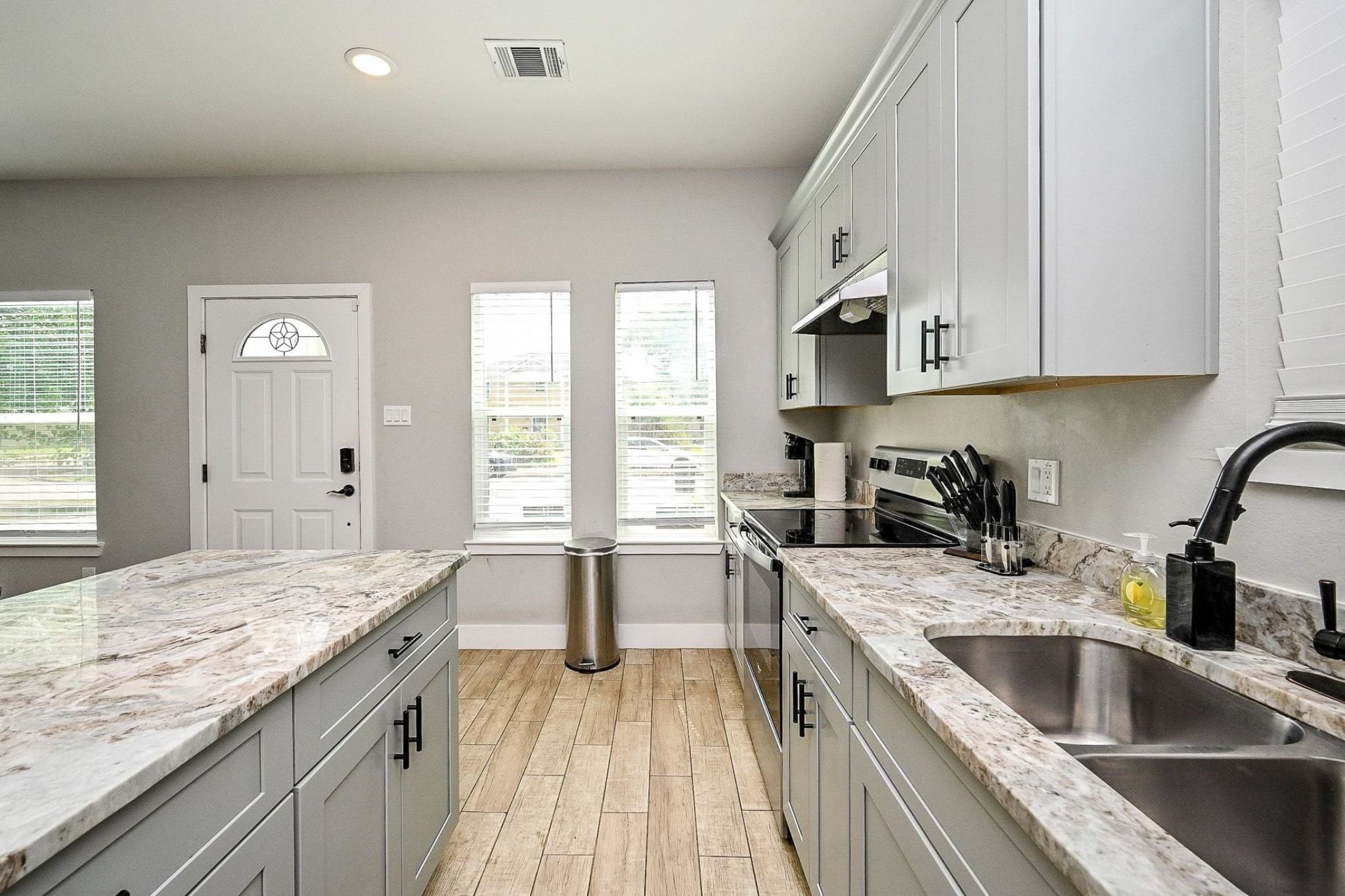 5007 Briscoe Street, Unit A Houston, TX 77033 - Photo 4 of 16 Island Kitchen