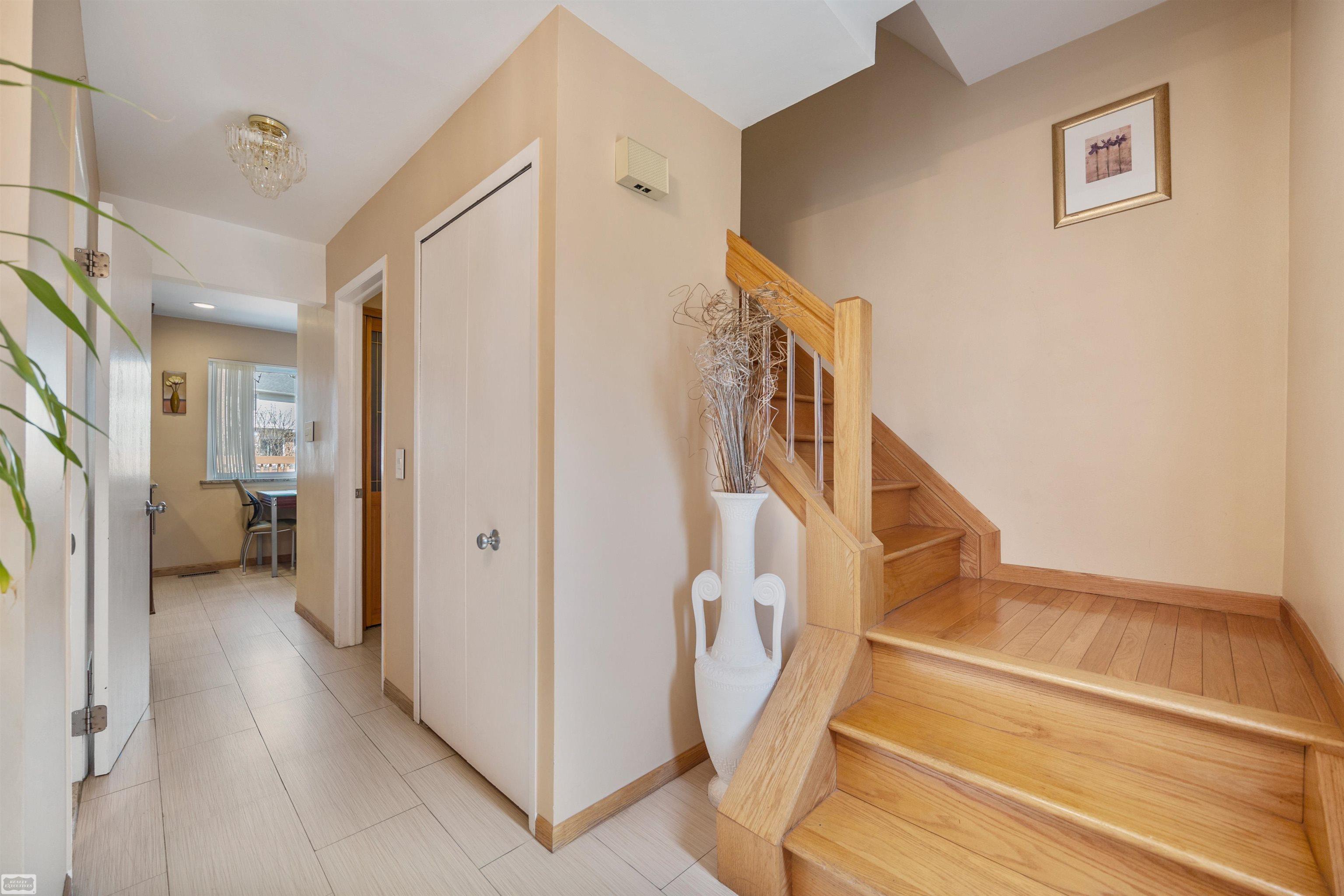 1693 Dennett Lane Rochester Hills, MI 48307 - Photo 9 of 53