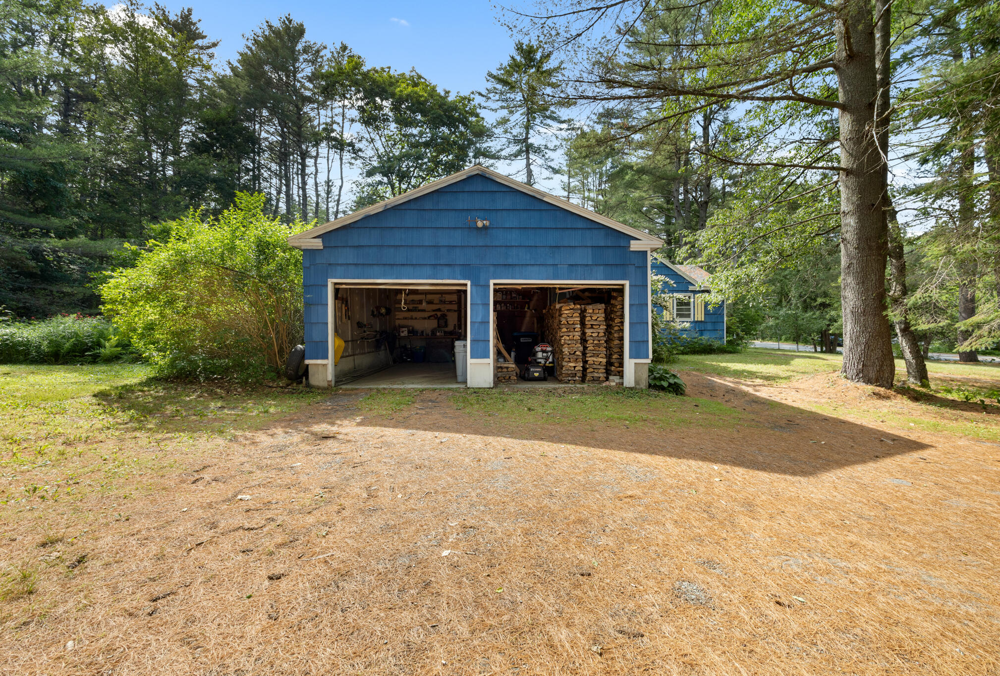 97 Forest Avenue Orono, ME 04473 - Photo 4 of 50 Exterior Garage