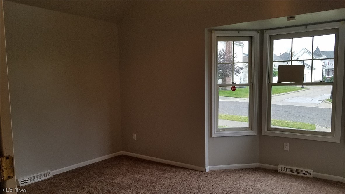 4417 Archer Road Cleveland, OH 44105 - Photo 12 of 25