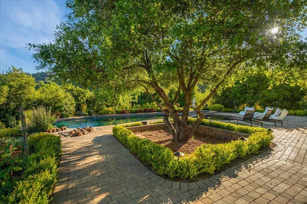 $18,950,000 | 20078 Goetting Court, Saratoga, CA 95070