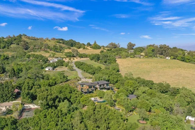 $18,950,000 | 20078 Goetting Court, Saratoga, CA 95070