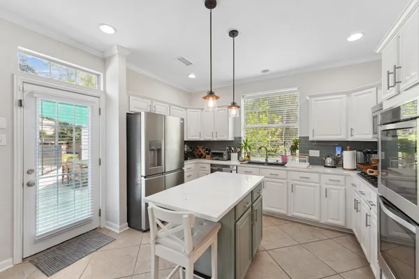 $680,000 | 74 West Summer Storm Circle, The Woodlands, TX 77381